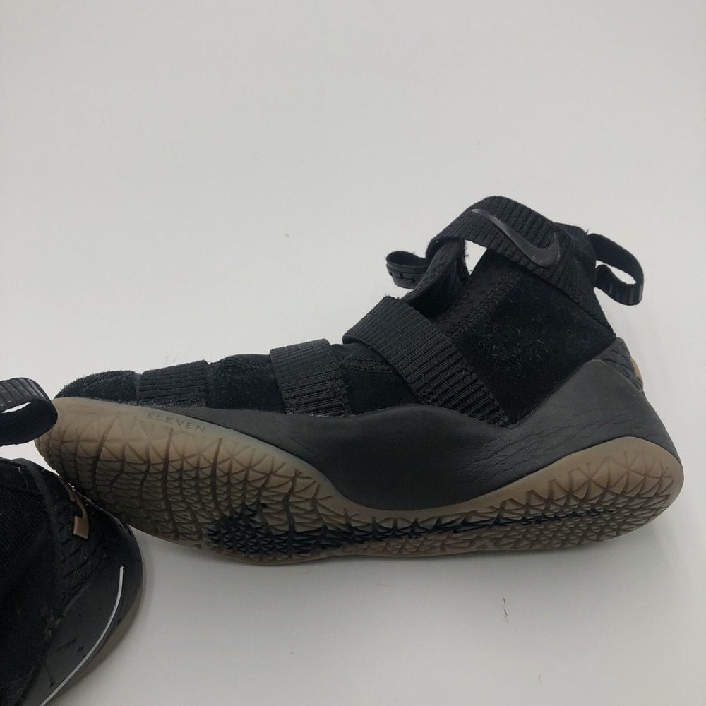 Nike LeBron Soldier Black Gum Youth‎ Size 5y Basketball Shoes Sneakers EXCELLENT - Picture 7 of 16
